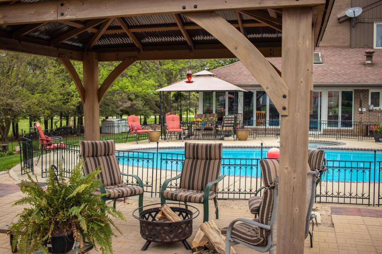 Shane Acres Country Inn Juneau Екстер'єр фото