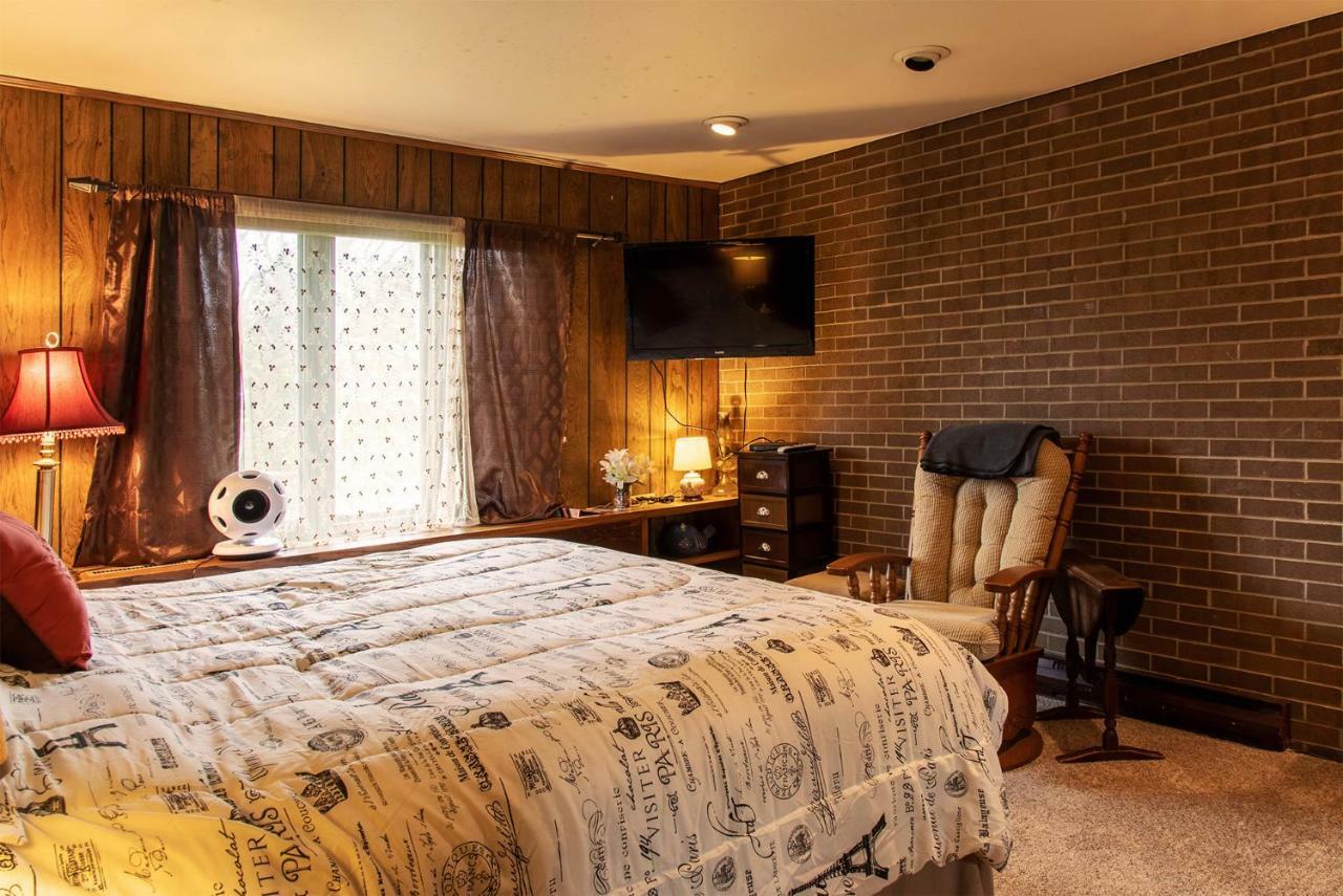 Shane Acres Country Inn Juneau Екстер'єр фото