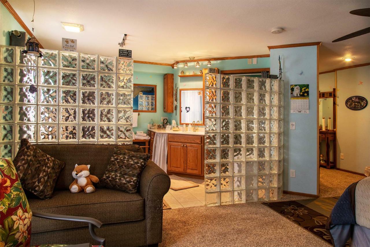 Shane Acres Country Inn Juneau Екстер'єр фото
