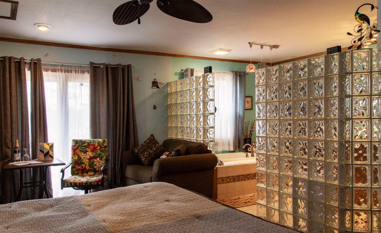 Shane Acres Country Inn Juneau Екстер'єр фото