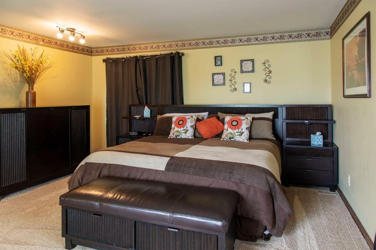 Shane Acres Country Inn Juneau Екстер'єр фото