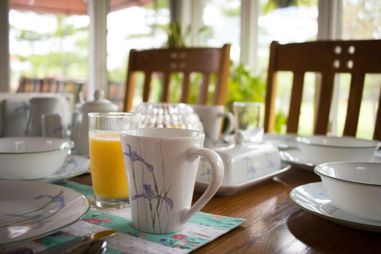 Shane Acres Country Inn Juneau Екстер'єр фото