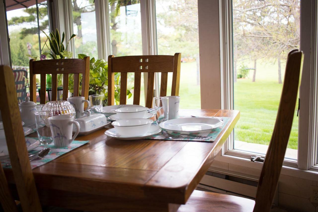 Shane Acres Country Inn Juneau Екстер'єр фото